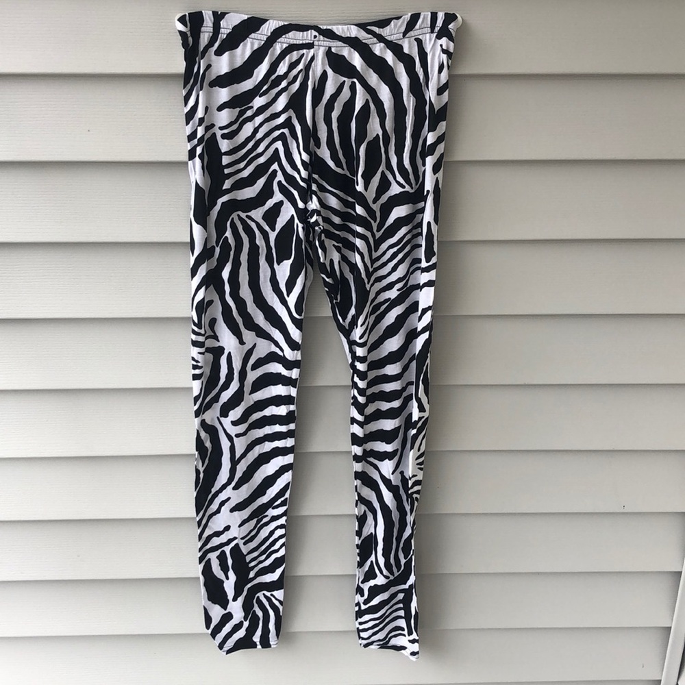 Zebra Patterned Lightweight Legging